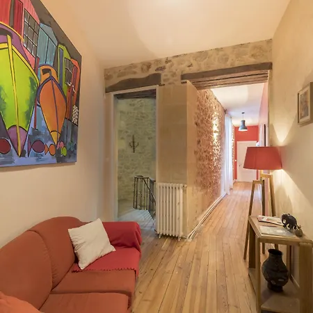 לינה וארוחת בוקר Chambres D'hotes La Bastane Rions