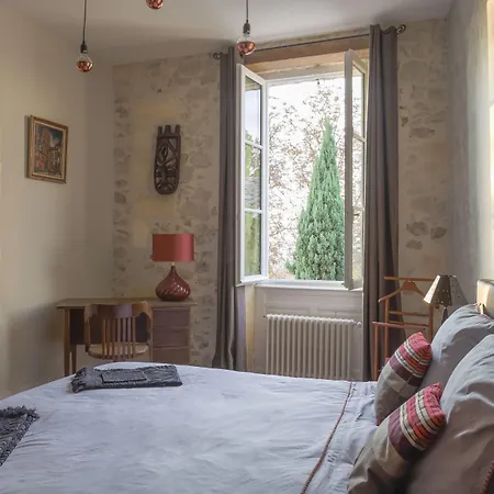 לינה וארוחת בוקר Chambres D'hotes La Bastane Rions