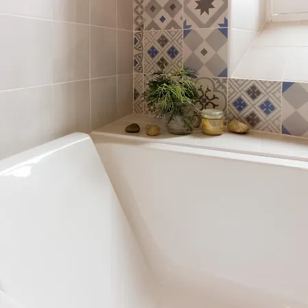 Chambres D'hotes La Bastane * Rions