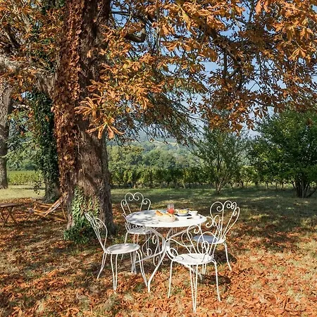 Chambres D'hotes La Bastane 住宿加早餐酒店