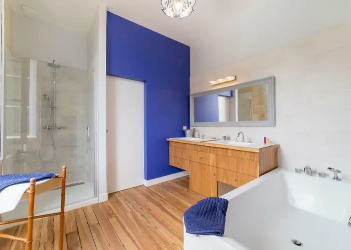 Couette-café Chambres D'hotes La Bastane Rions